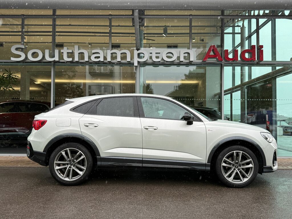 Audi Q3 Black Edition PJ23OXG Black #2