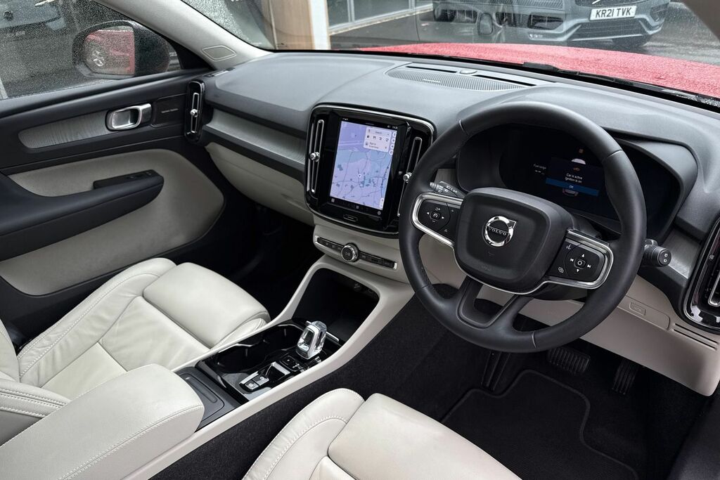 Volvo XC40 Ultimate Red #6