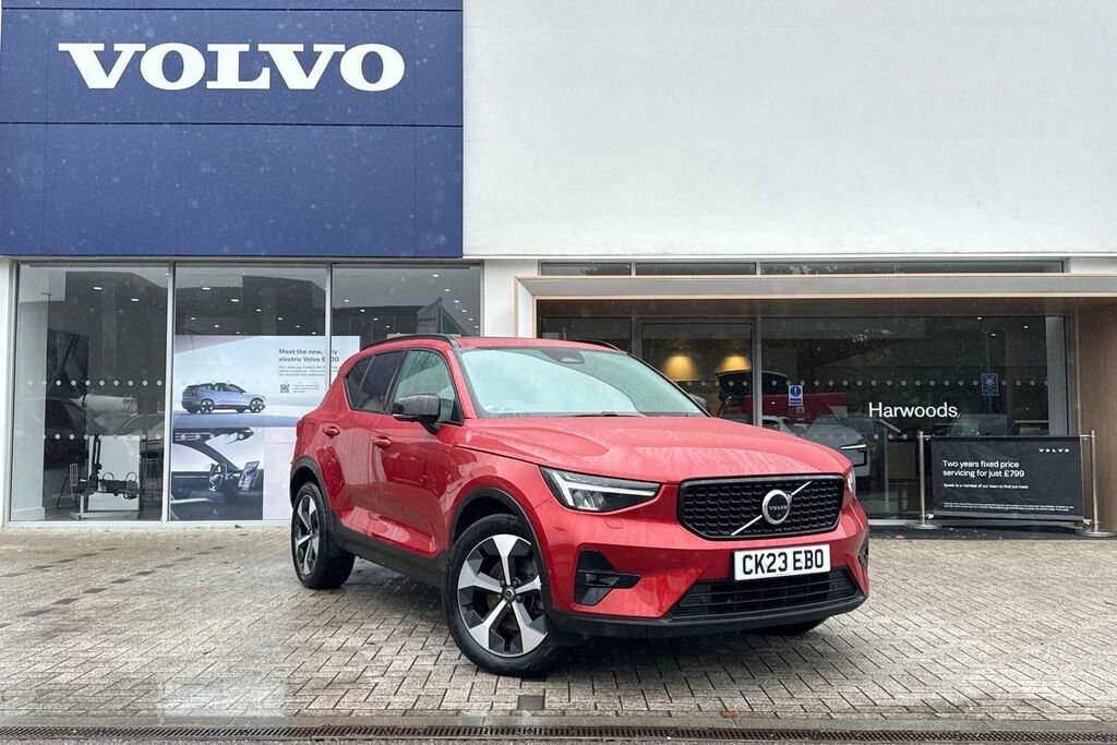 Volvo XC40 Ultimate Red