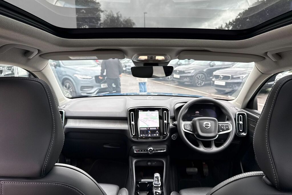 Volvo XC40 Ultimate Blue #2