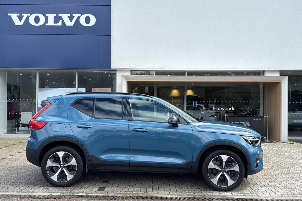 Volvo XC40 Ultimate Blue