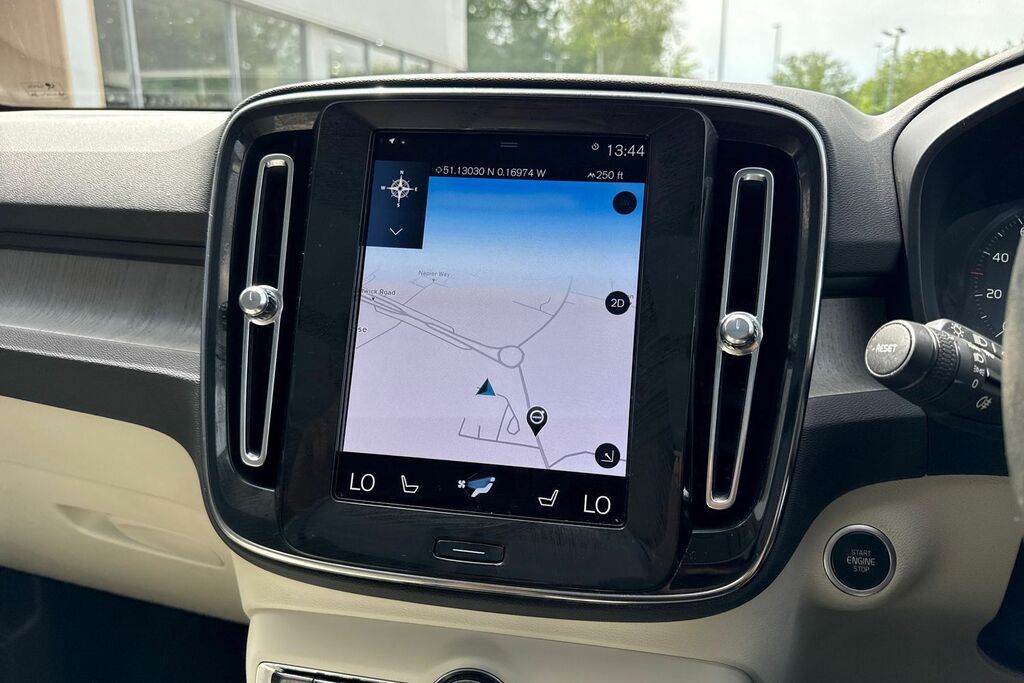 Volvo XC40 Inscription Pro Blue #5
