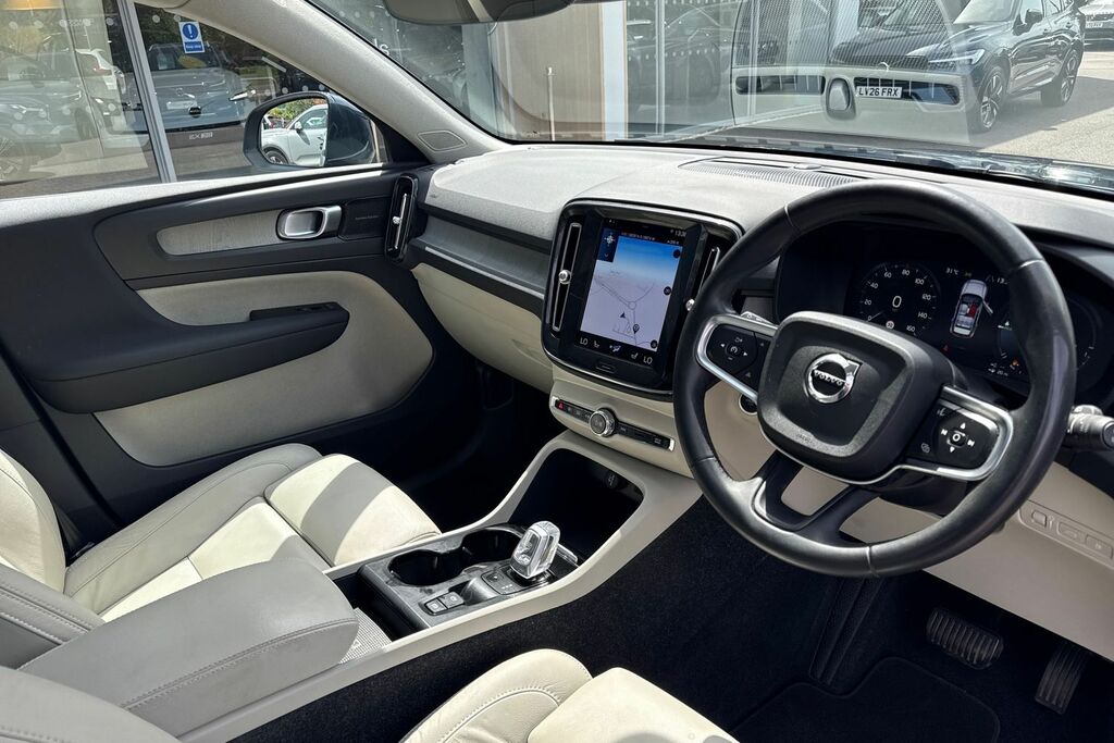 Volvo XC40 Inscription Pro Blue #6
