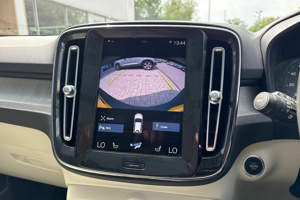Volvo XC40 Inscription Pro Blue #4