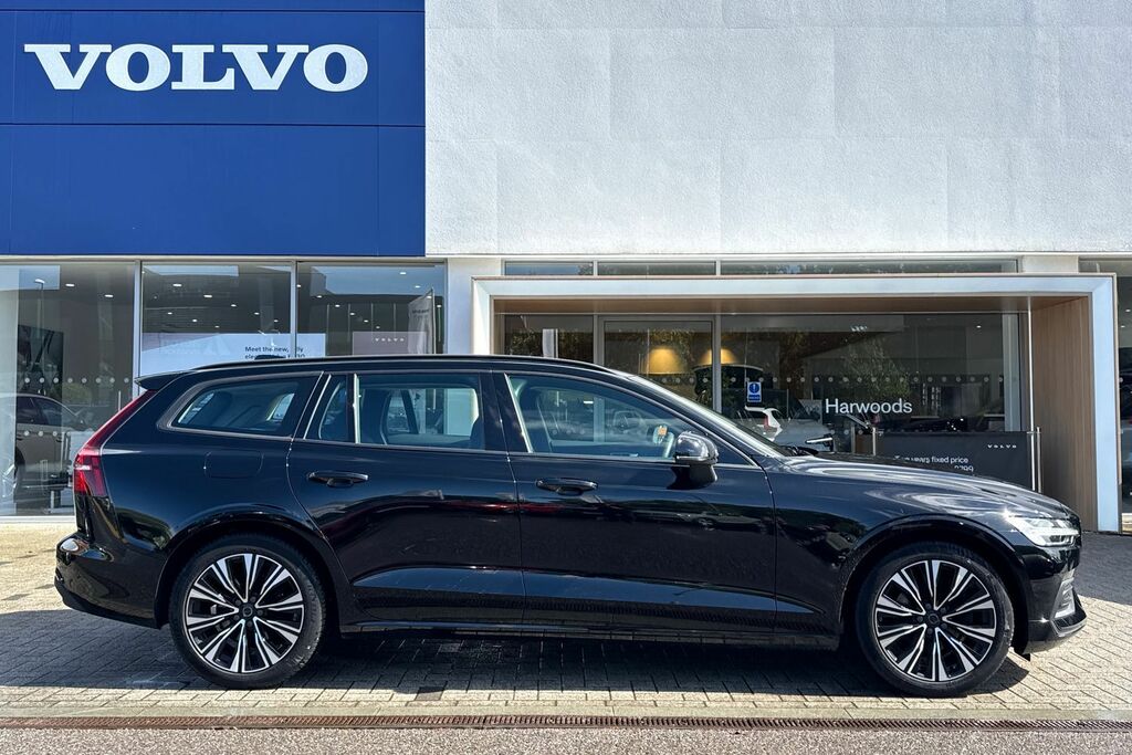 Volvo V60 Core Black
