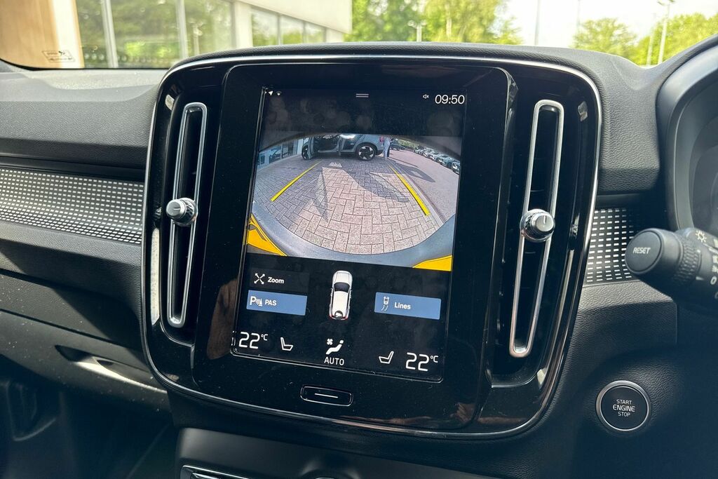 Volvo XC40 R Design Pro Black #4