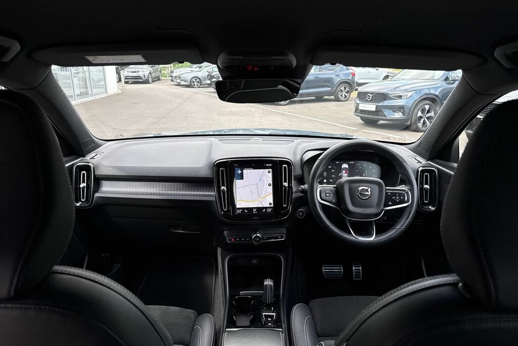 Volvo XC40 R Design Pro Black #3