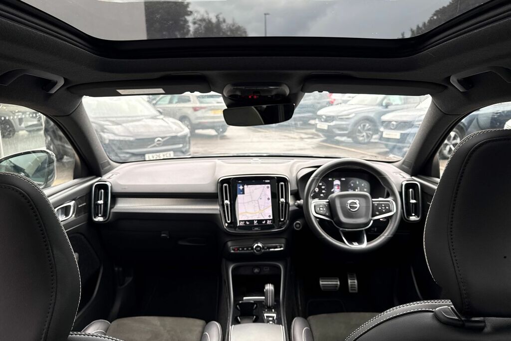 Volvo XC40 First Edition Black #3