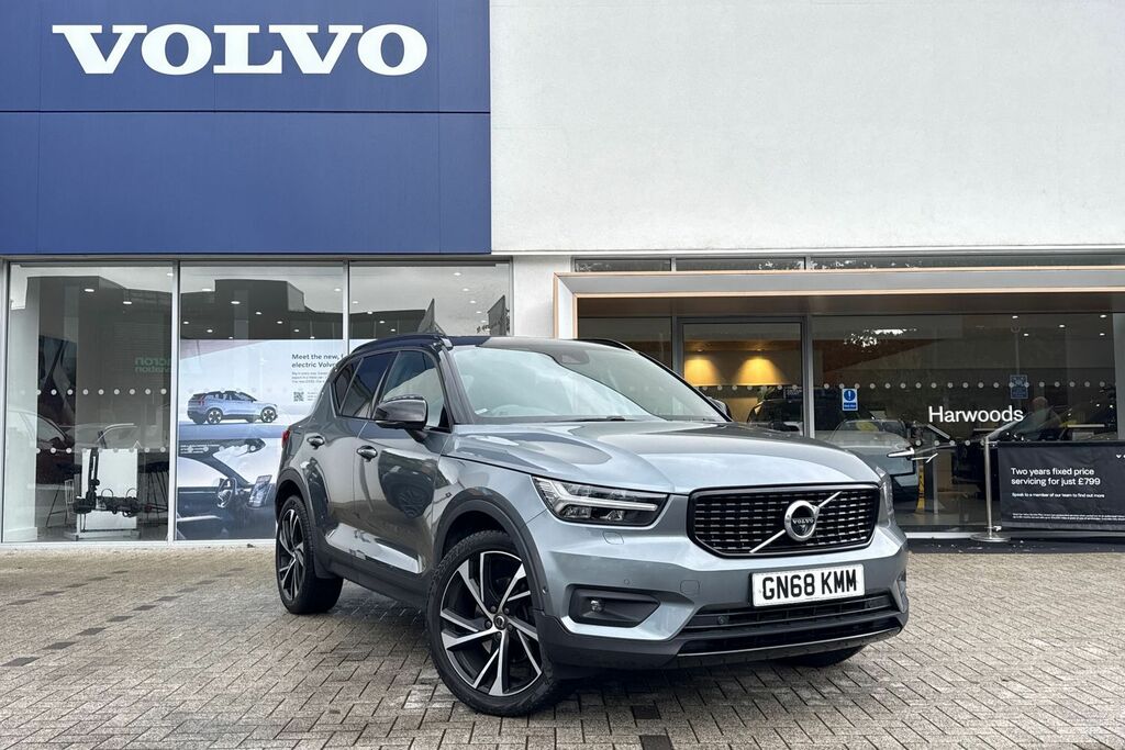 Volvo XC40 First Edition Black