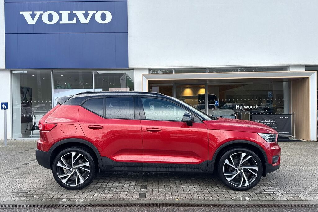 Volvo XC40 R Design Pro Red #2