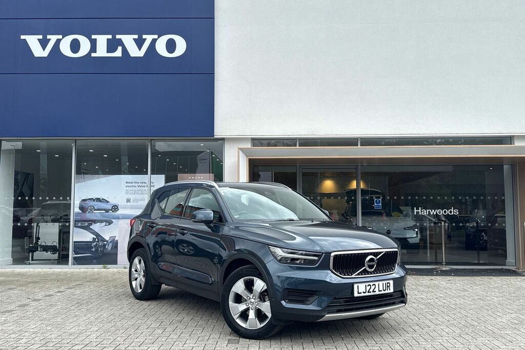 Volvo XC40 Momentum Blue