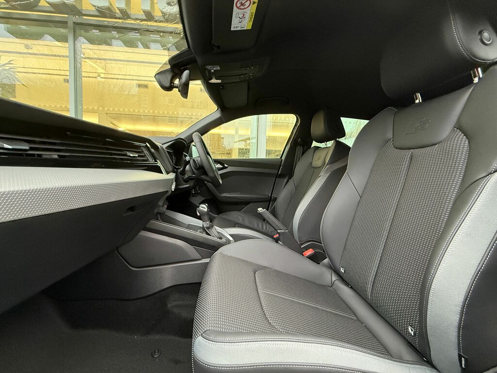 Audi A1 Black Edition Green #5