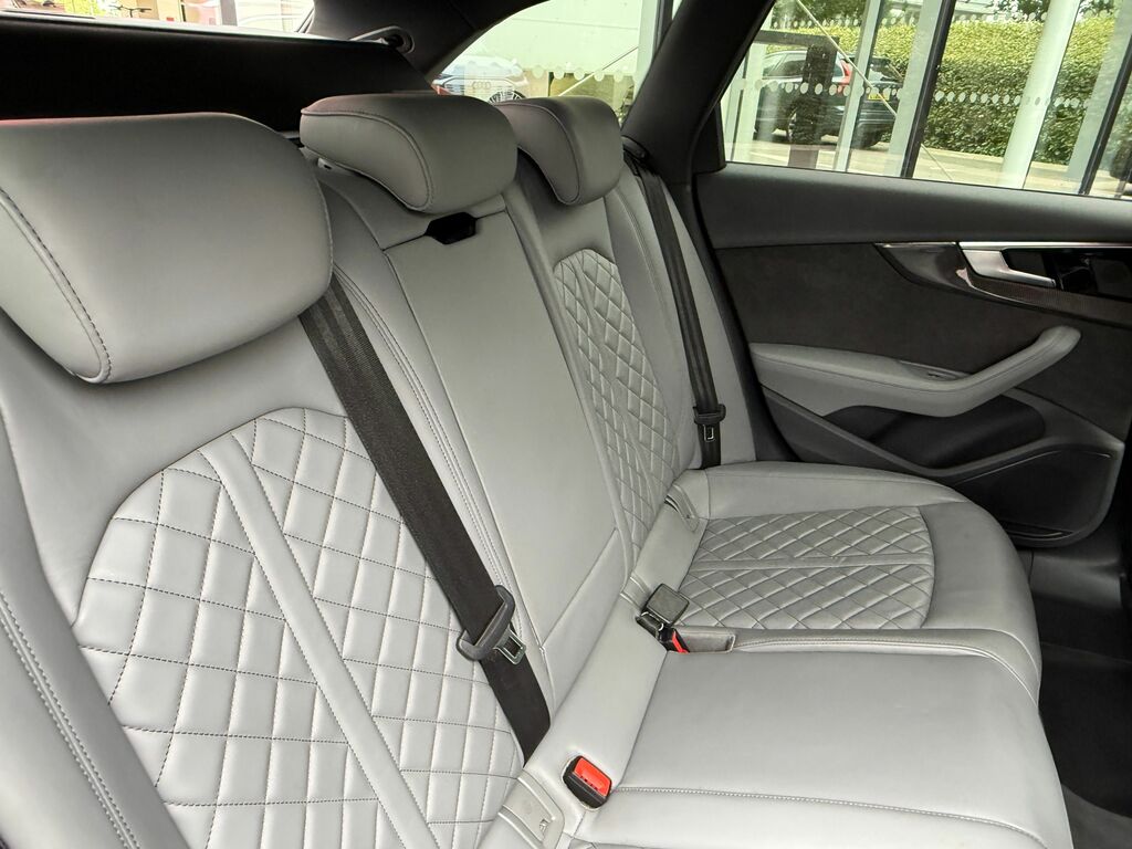 Audi A4 Tfsi S Line Black #40