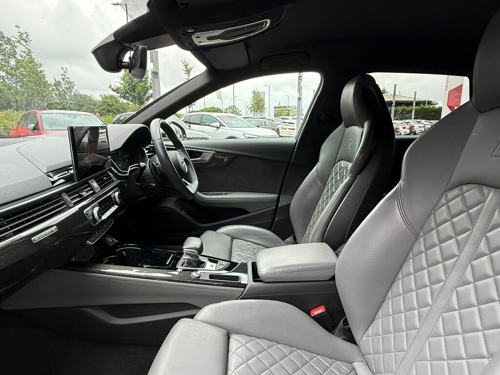 Audi A4 Tfsi S Line Black #44