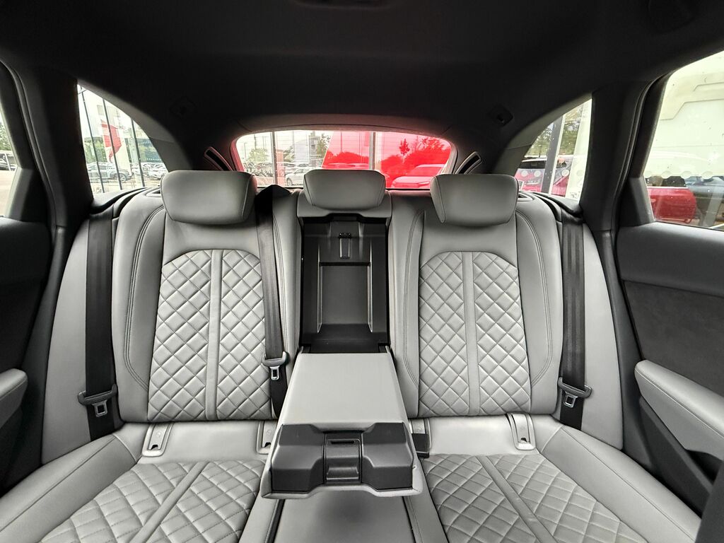 Audi A4 Tfsi S Line Black #34