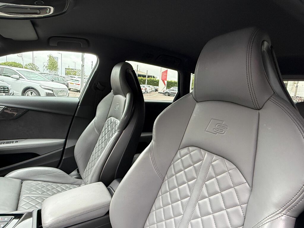 Audi A4 Tfsi S Line Black #46