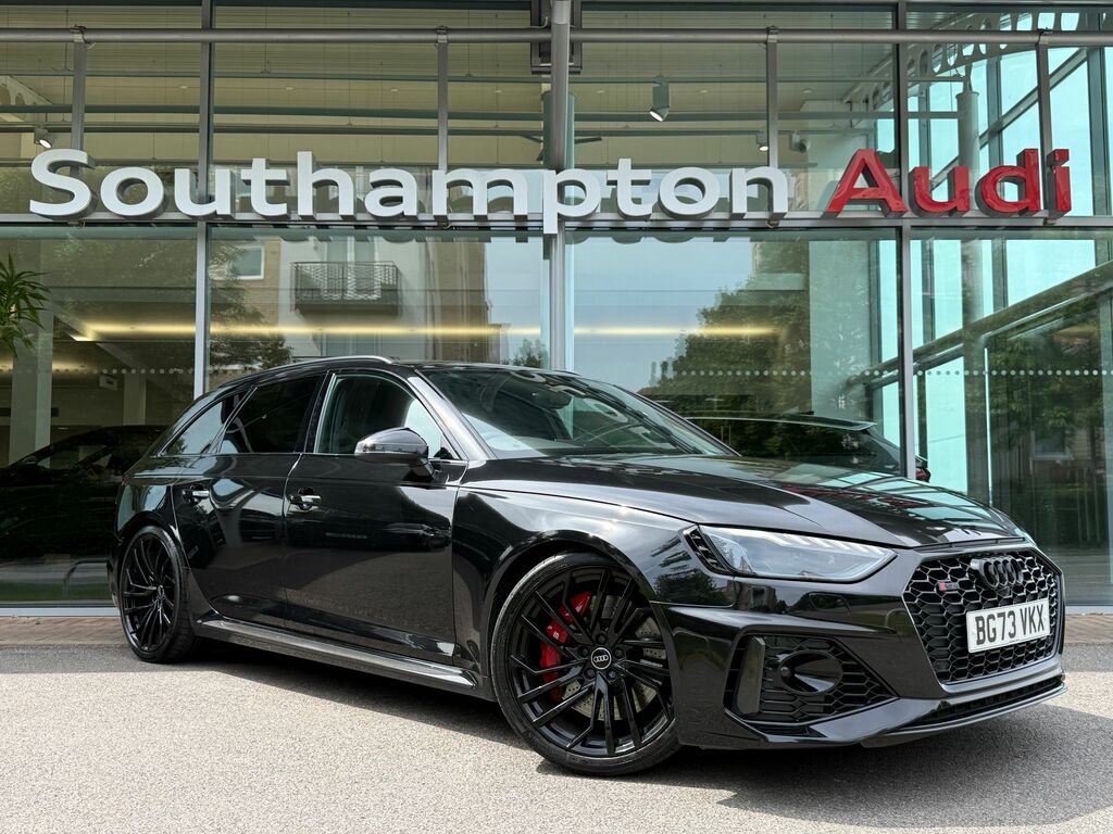 Audi RS4 Avant Carbon Black Black