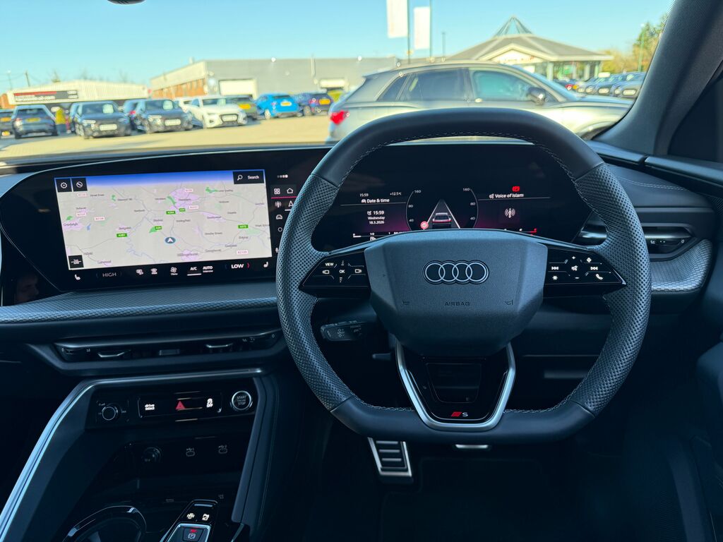 Audi Q5 S Line Black #6