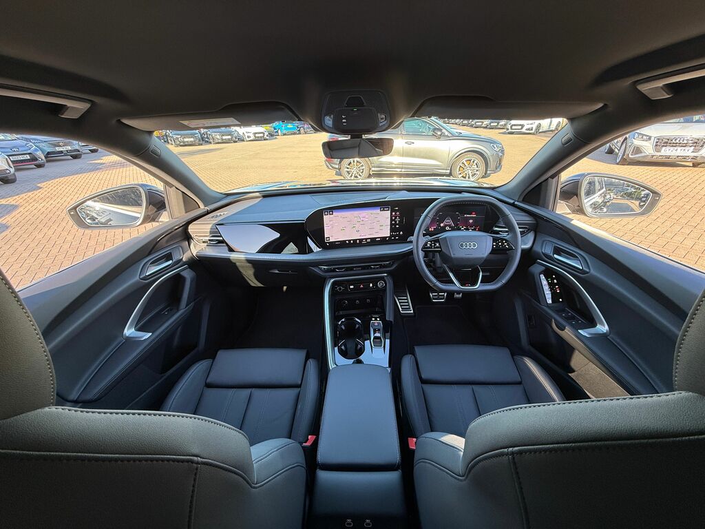 Audi Q5 S Line Black #3