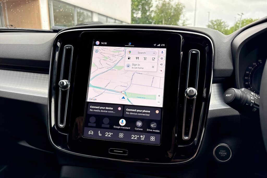 Volvo XC40 Plus Black #4