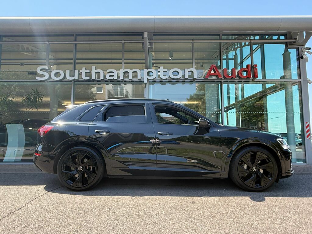 Audi Q8 Vorsprung Black #2