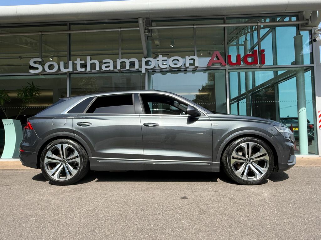 Audi Q8 S Line Black #2