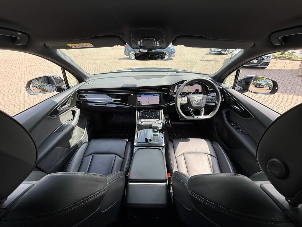 Audi Q7 Black Edition Black #3