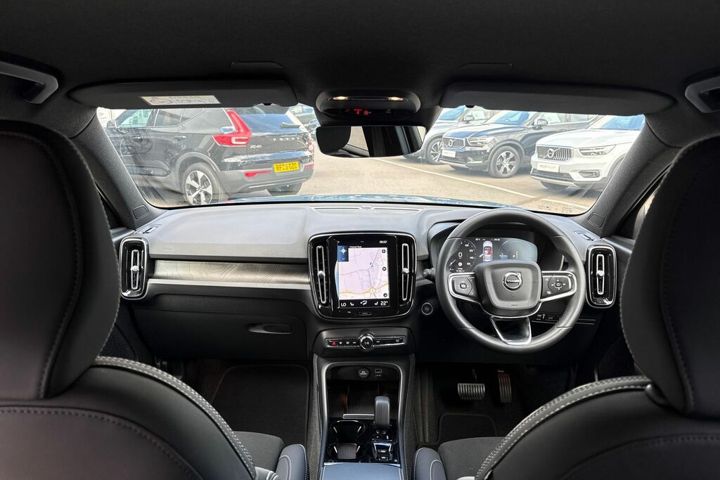 Volvo XC40 Plus Blue #3