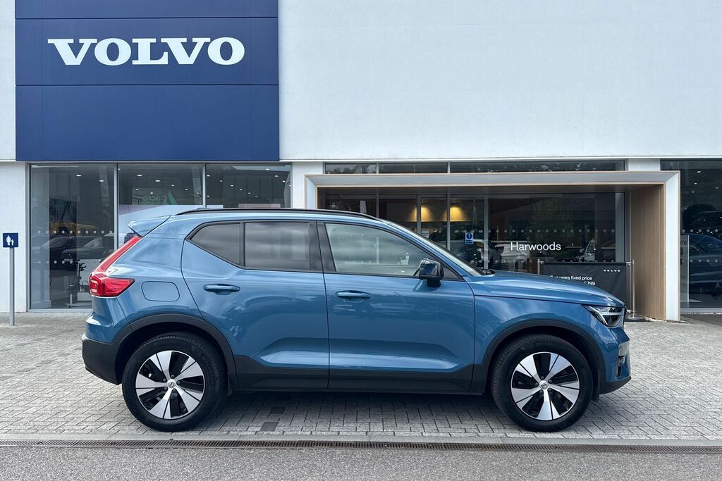 Volvo XC40 Plus Blue #2