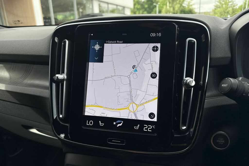 Volvo XC40 Plus Blue #5