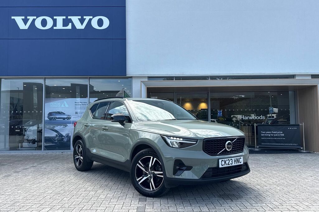 Volvo XC40 Plus Green
