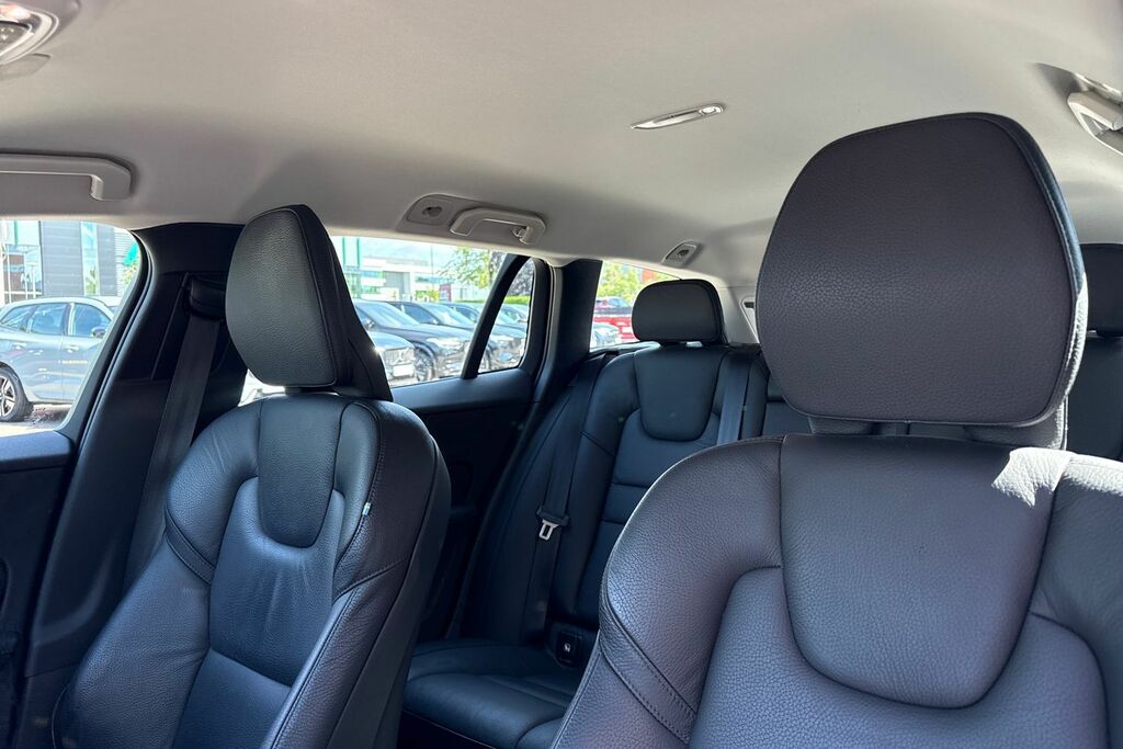 Volvo V60 D4 Momentum Plus Seven Seat Pack, Xeniu Blue #29