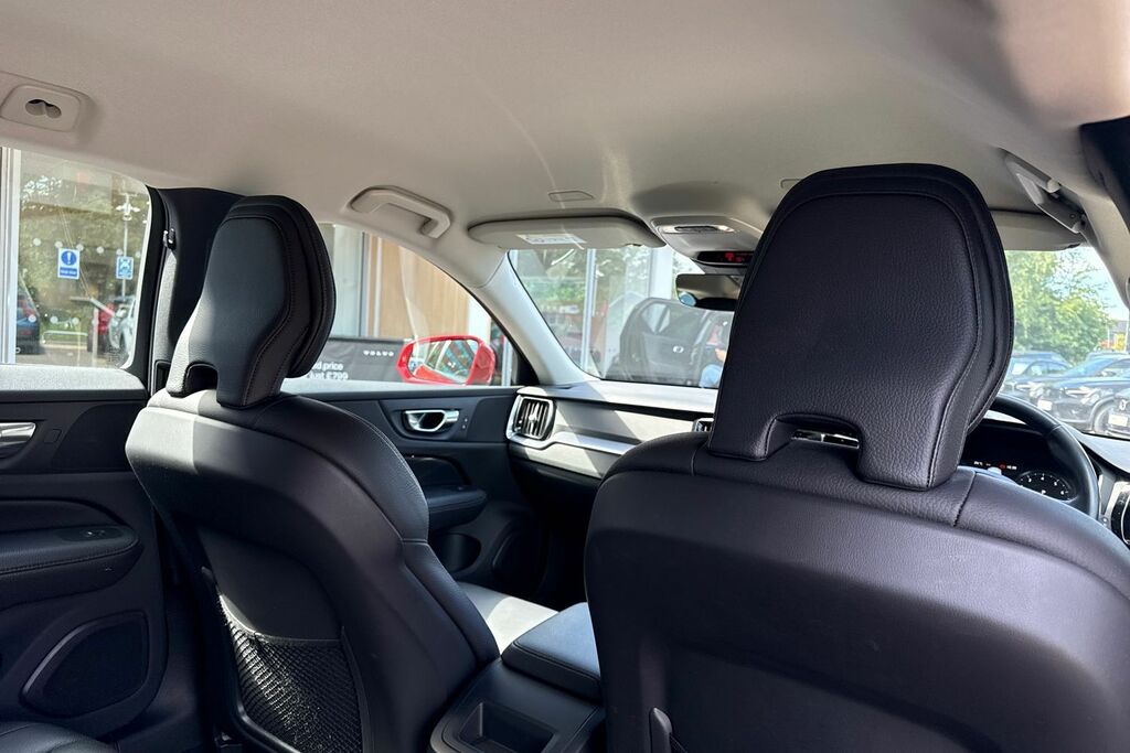 Volvo V60 D4 Momentum Plus Seven Seat Pack, Xeniu Blue #24