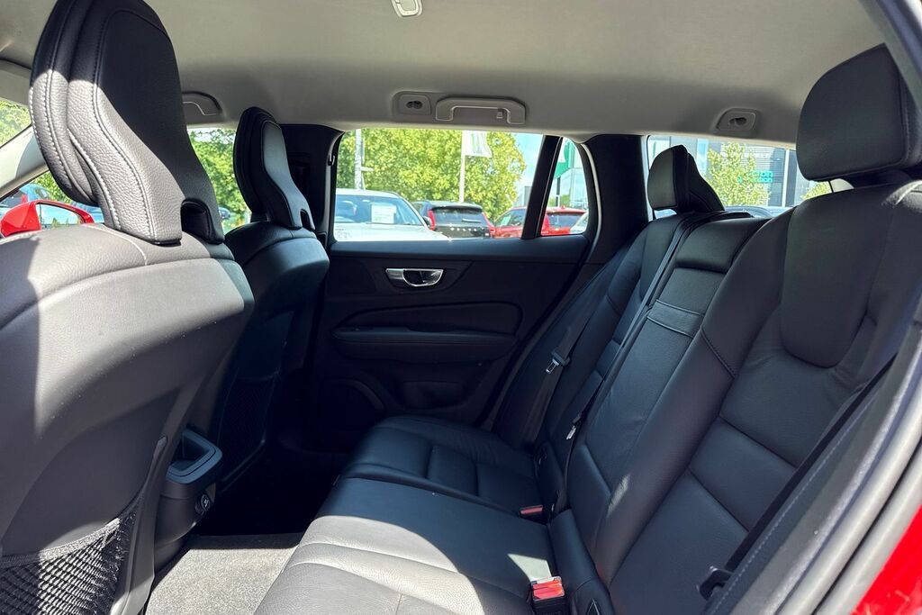 Volvo V60 D4 Momentum Plus Seven Seat Pack, Xeniu Blue #30