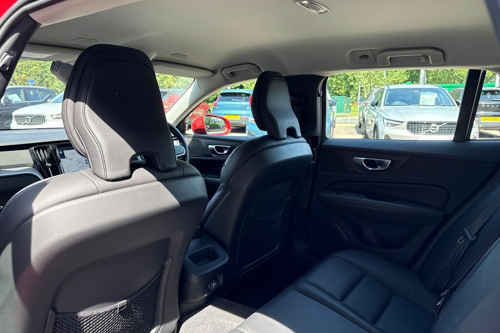 Volvo V60 D4 Momentum Plus Seven Seat Pack, Xeniu Blue #31