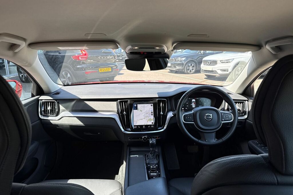 Volvo V60 Momentum Plus Red #3