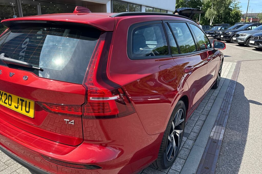 Volvo V60 D4 Momentum Plus Seven Seat Pack, Xeniu Blue #15