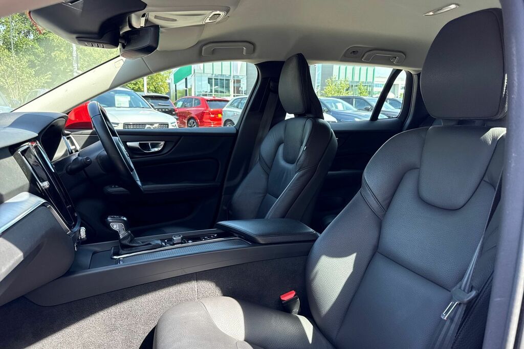 Volvo V60 D4 Momentum Plus Seven Seat Pack, Xeniu Blue #28