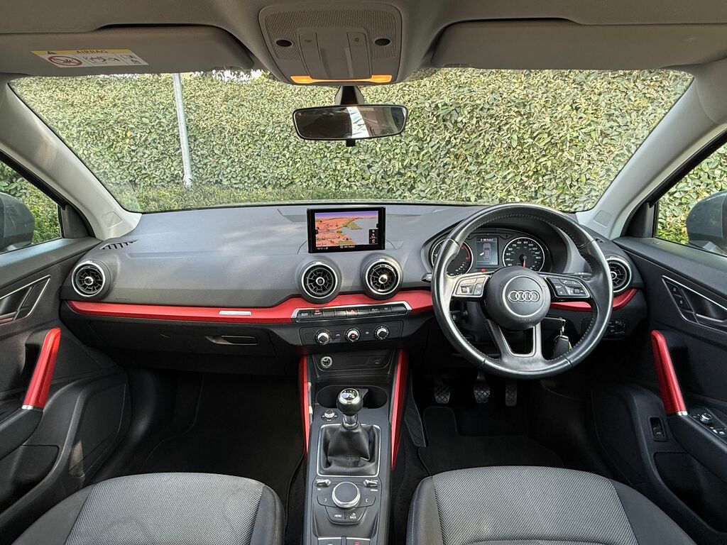 Audi Q2 Sport Black #3