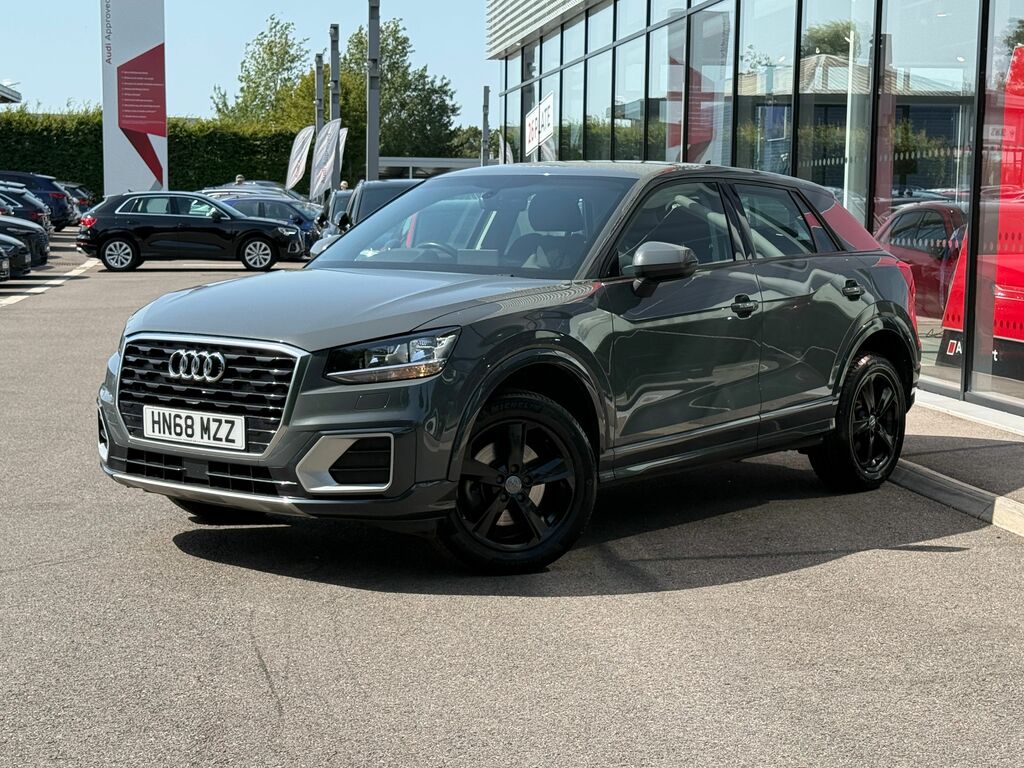 Audi Q2 Sport Black #4