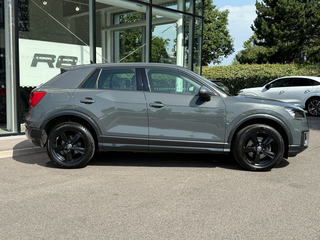 Audi Q2 Sport Black