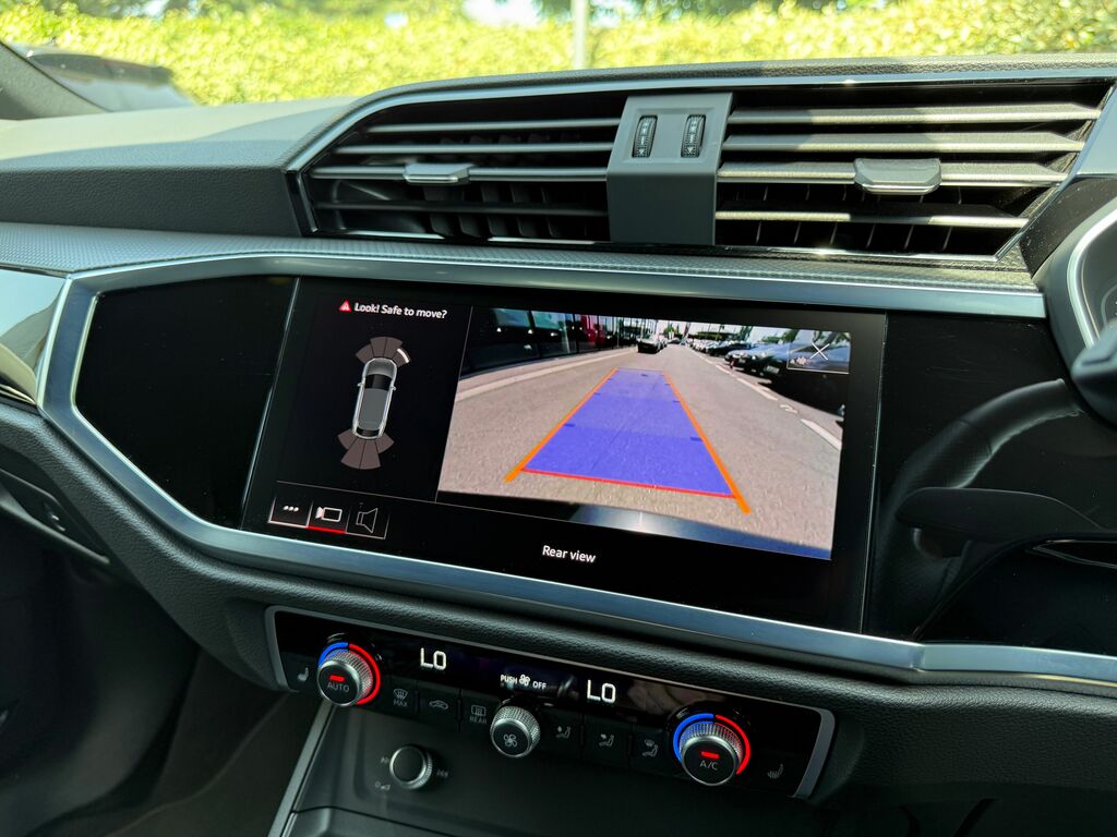 Audi Q3 Black Edition MH24DVB Black #3