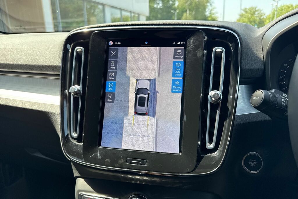 Volvo XC40 Plus Black #3
