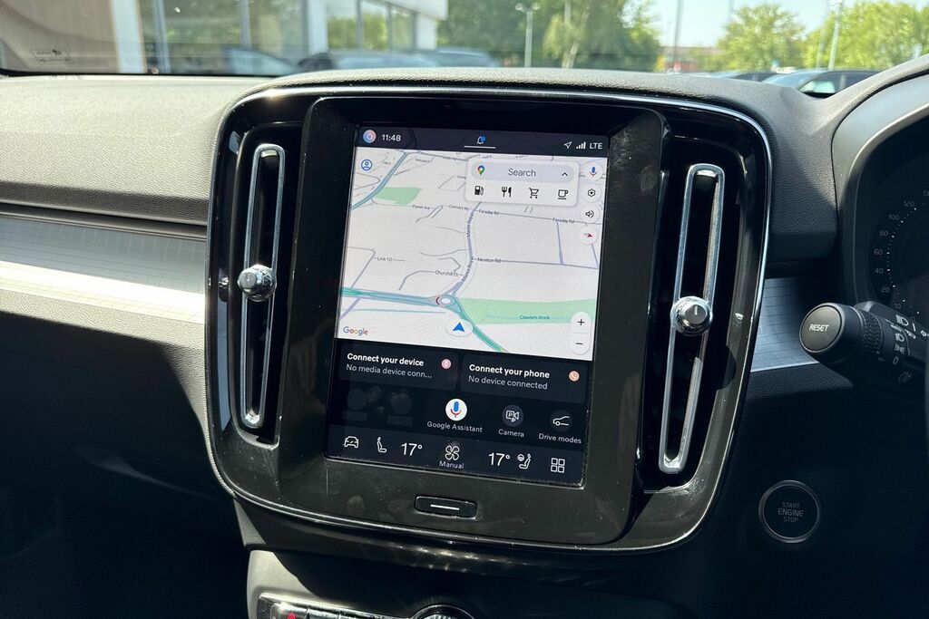 Volvo XC40 Plus Black #4