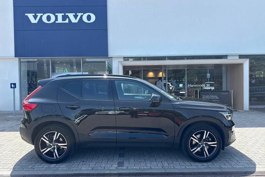 Volvo XC40 Plus Black