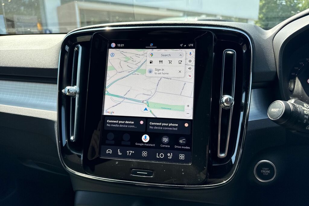 Volvo XC40 Plus Black #5