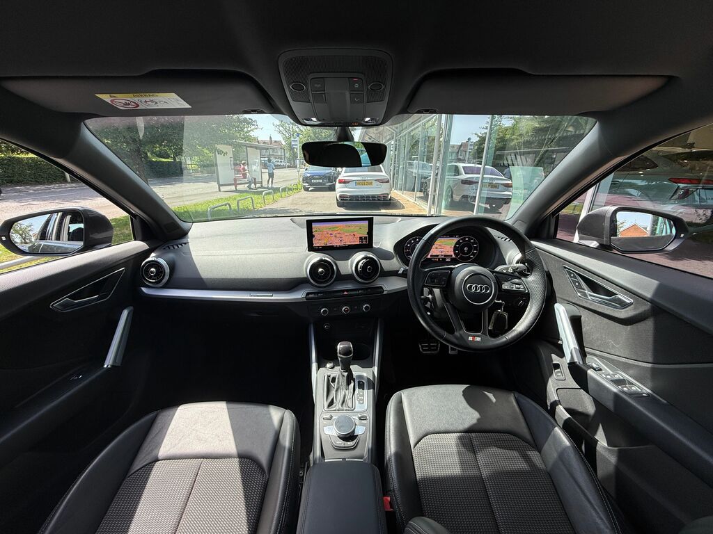 Audi Q2 S Line Black #3