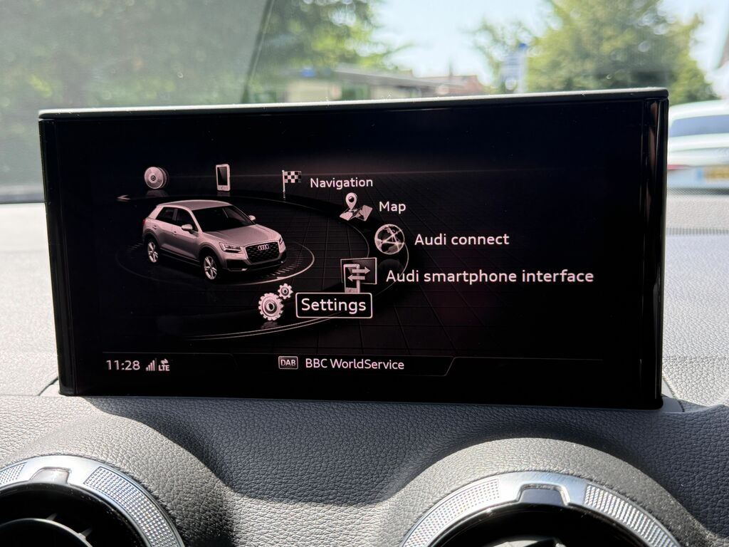 Audi Q2 S Line Black #5