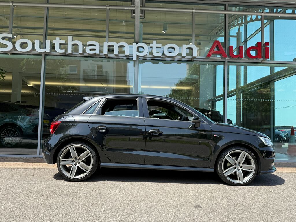 Audi A1 S Line Black #2
