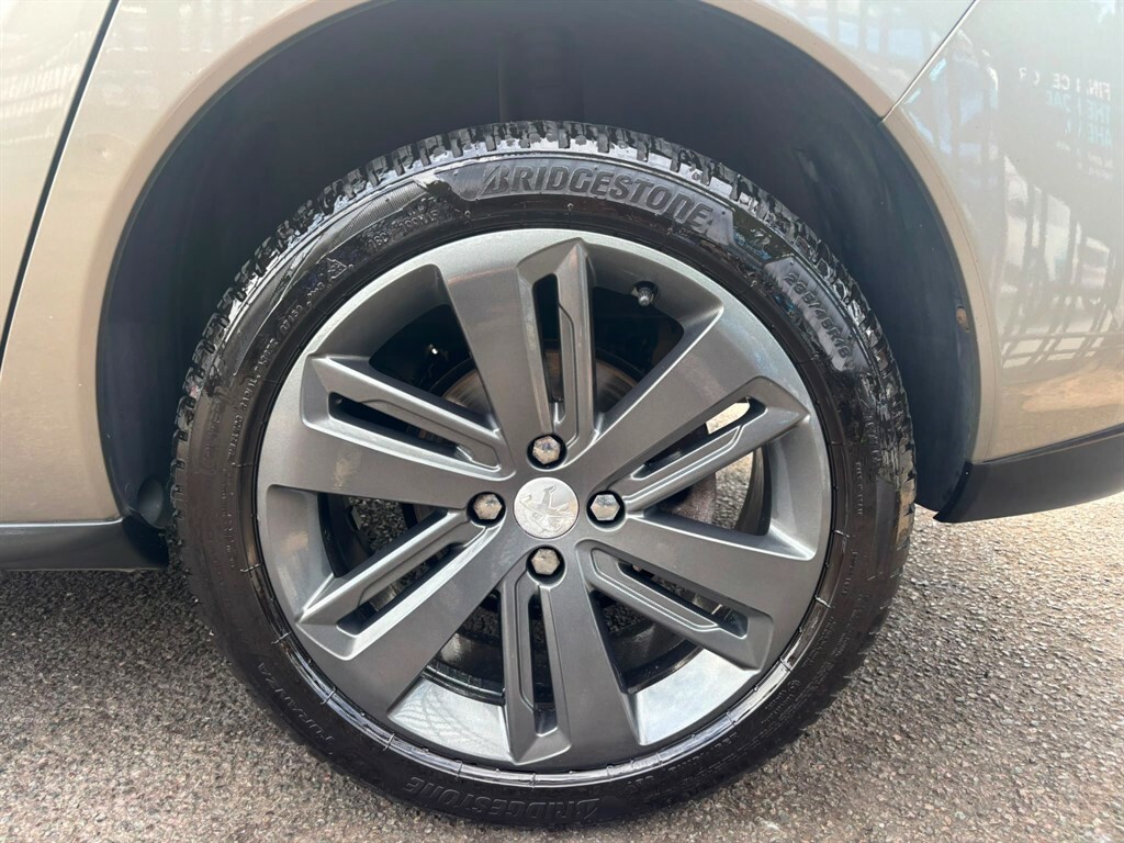 Peugeot 3008 Active Hdi Blue #9
